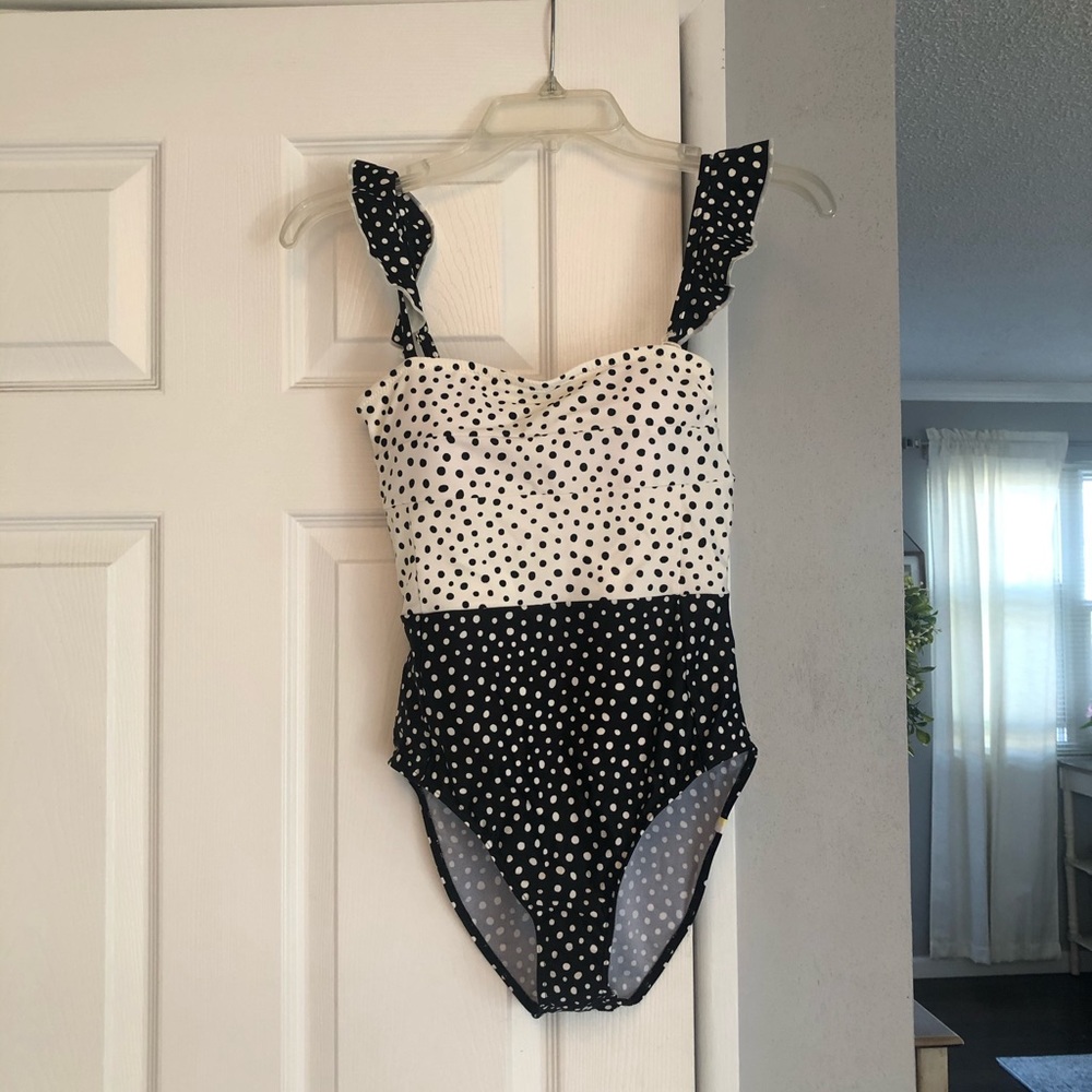 Summer Salt The Ruffle Oasis Black and White